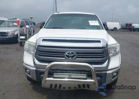 2015 Toyota Tundra Sr5 5.7L V8 z USA, uszkodzony, nr VIN 5TFDW5F16FX430242